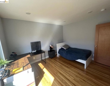 2554 Virginia St - Photo Thumbnail 1