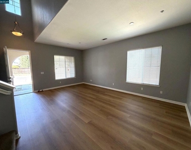 120 Fahmy St - Photo Thumbnail 3