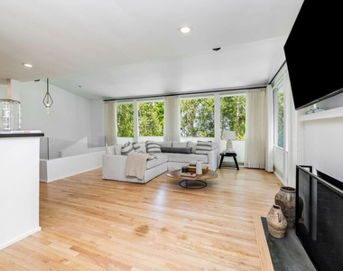 1331 Cordell Place - Photo Thumbnail 8