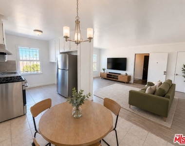 1104 W 93rd Street - Photo Thumbnail 1