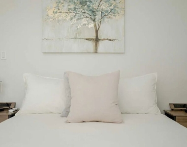 2417 S Budlong Avenue - Photo Thumbnail 20