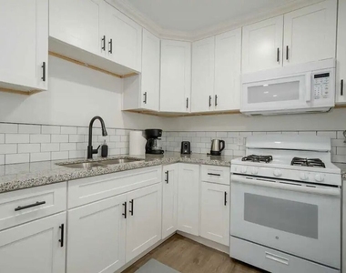 2417 S Budlong Avenue - Photo Thumbnail 7