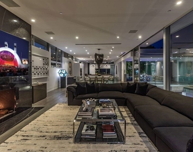 1474 Blue Jay Way - Photo Thumbnail 8