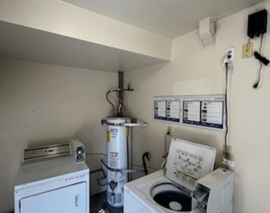 4418 Colfax Avenue - Photo Thumbnail 8
