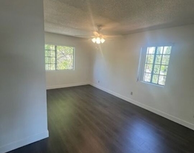 4418 Colfax Avenue - Photo Thumbnail 6