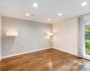 4215 Glencoe Avenue - Photo Thumbnail 7