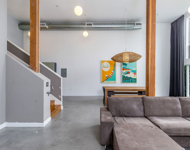 4215 Glencoe Avenue - Photo Thumbnail 1