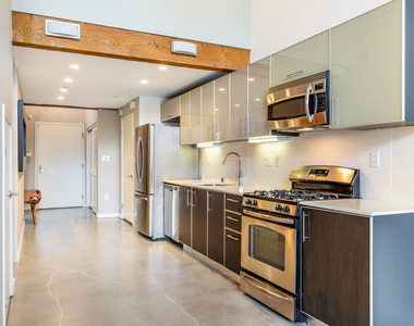 4215 Glencoe Avenue - Photo Thumbnail 5