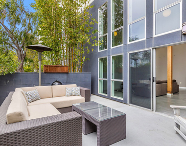 4215 Glencoe Avenue - Photo Thumbnail 4