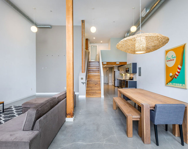 4215 Glencoe Avenue - Photo Thumbnail 3
