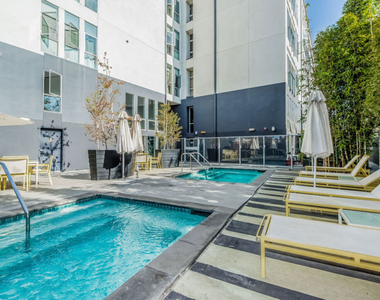 4215 Glencoe Avenue - Photo Thumbnail 11