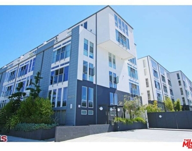 4215 Glencoe Avenue - Photo Thumbnail 13