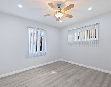 183 W Elmwood Avenue - Photo Thumbnail 5