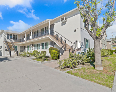 183 W Elmwood Avenue - Photo Thumbnail 4