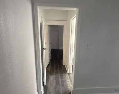 3925 S Normandie Avenue - Photo Thumbnail 11