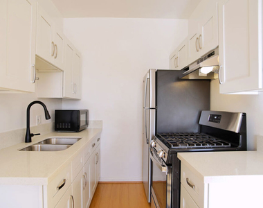 611 S Cloverdale Avenue - Photo Thumbnail 11
