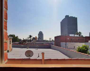 611 S Cloverdale Avenue - Photo Thumbnail 9