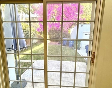 734 S Gramercy Place - Photo Thumbnail 1