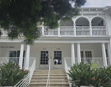 1708 N Gramercy Place - Photo Thumbnail 4