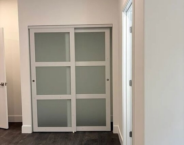 1708 N Gramercy Place - Photo Thumbnail 3