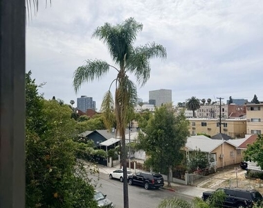 316 S Coronado Street - Photo Thumbnail 14