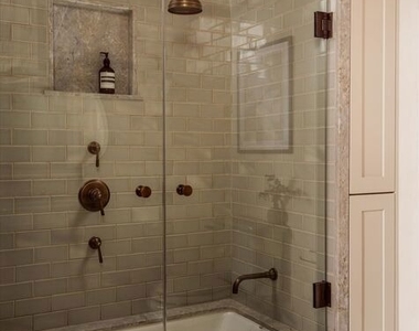 1820 Rising Glen Road - Photo Thumbnail 20