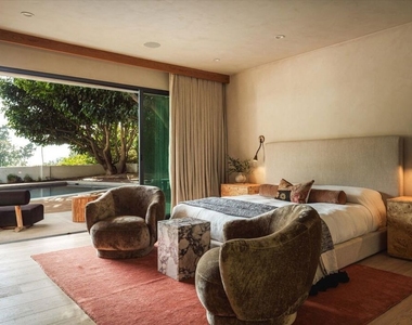 1820 Rising Glen Road - Photo Thumbnail 11