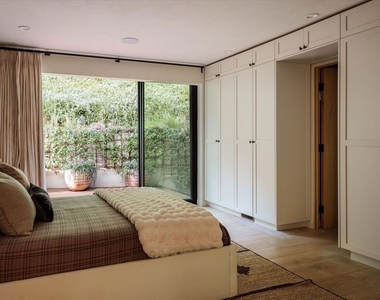 1820 Rising Glen Road - Photo Thumbnail 21