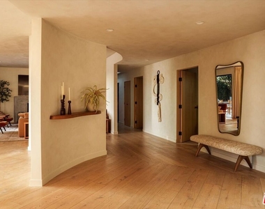 1820 Rising Glen Road - Photo Thumbnail 9