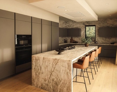 1820 Rising Glen Road - Photo Thumbnail 8