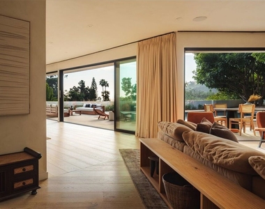 1820 Rising Glen Road - Photo Thumbnail 4