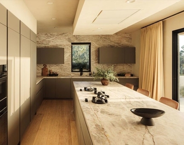 1820 Rising Glen Road - Photo Thumbnail 7