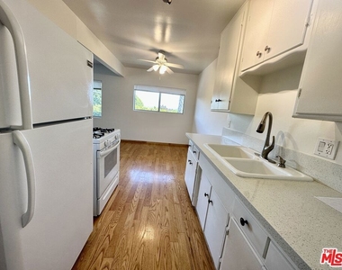 623 Ashland Avenue - Photo Thumbnail 4