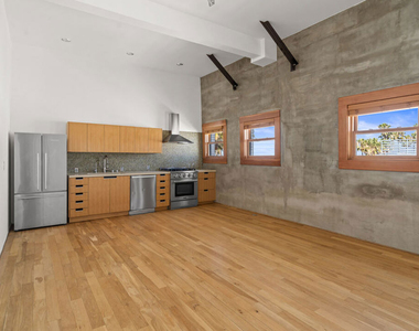 8 Brooks Avenue - Photo Thumbnail 6