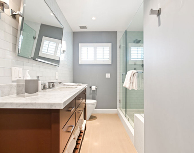 1525 N Hayworth Avenue - Photo Thumbnail 11