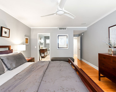 1525 N Hayworth Avenue - Photo Thumbnail 9