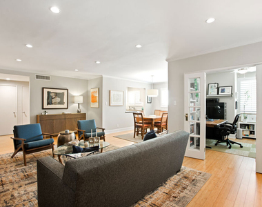 1525 N Hayworth Avenue - Photo Thumbnail 1