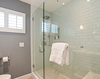 1525 N Hayworth Avenue - Photo Thumbnail 12