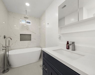 1061 N Euclid Street - Photo Thumbnail 6