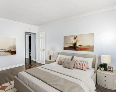1030 N Orange Grove Avenue - Photo Thumbnail 7