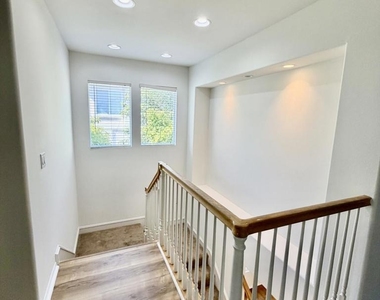 2946 Venezia Lane - Photo Thumbnail 8