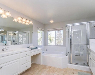 2946 Venezia Lane - Photo Thumbnail 10