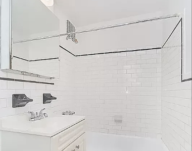 306 East 91st Street - Photo Thumbnail 3
