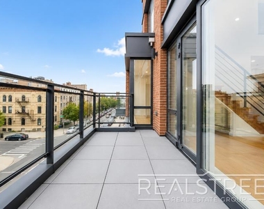 63 Lewis Avenue - Photo Thumbnail 8
