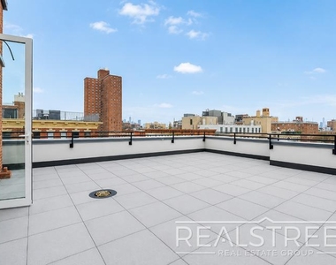 63 Lewis Avenue - Photo Thumbnail 9