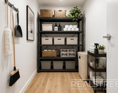 63 Lewis Avenue - Photo Thumbnail 5