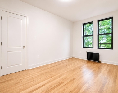 282 Cabrini Boulevard - Photo Thumbnail 5
