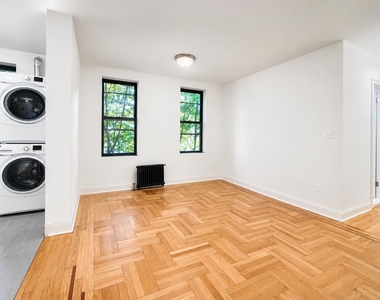 282 Cabrini Boulevard - Photo Thumbnail 2