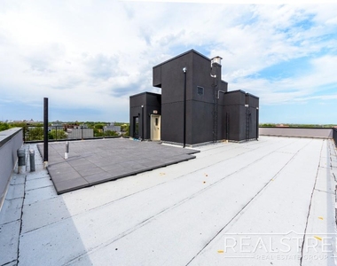 3510 Glenwood Road - Photo Thumbnail 10