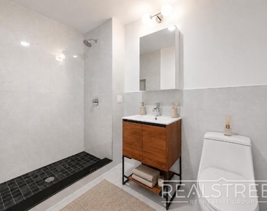 3510 Glenwood Road - Photo Thumbnail 6